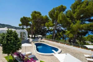 Beautiful Luxe Capri Luxe View Villa with Large Swimming Pool From VILLAWAY®