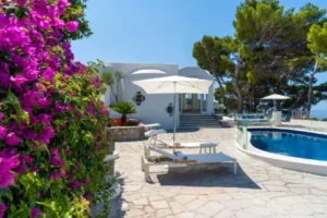 Beautiful Luxe Capri Luxe View Villa with Large Swimming Pool From VILLAWAY®